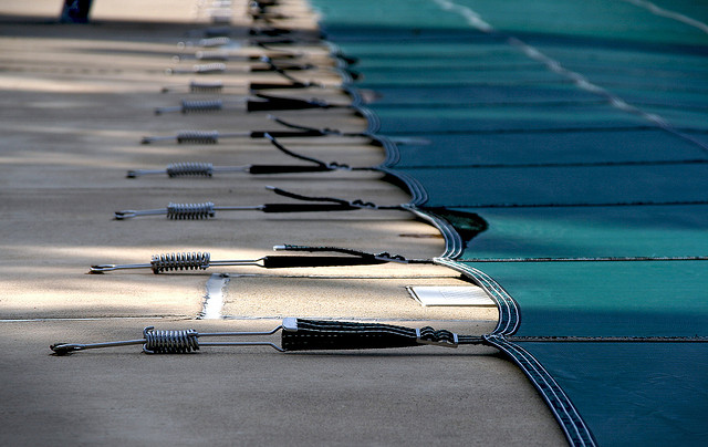 Which is a Better Inground Pool Cover - Mesh or Solid Vinyl?