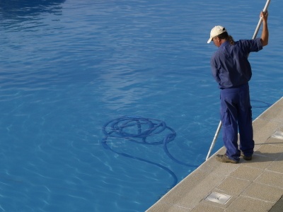 Simplify the Task of Cleaning Your Pool